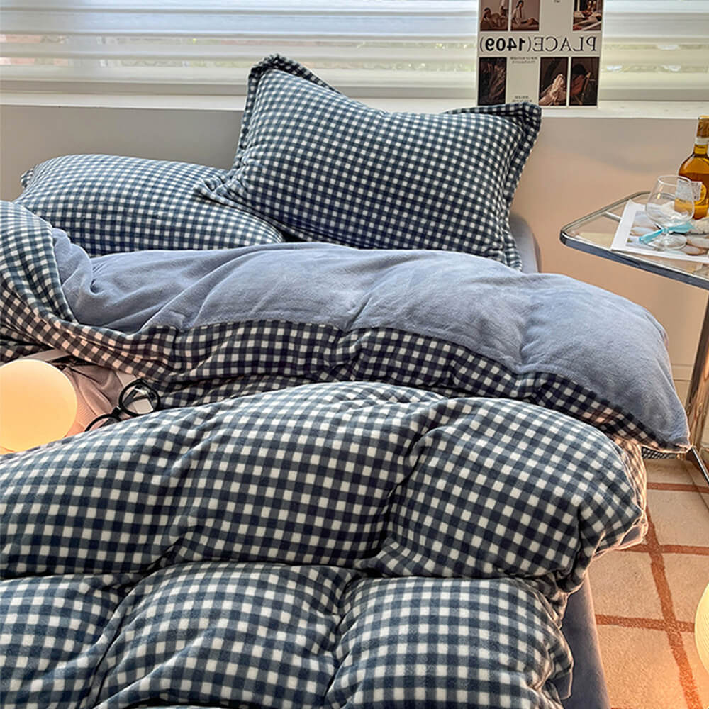Anti-Static Cosy Plaid Milk Velvet Bed Sheet Set