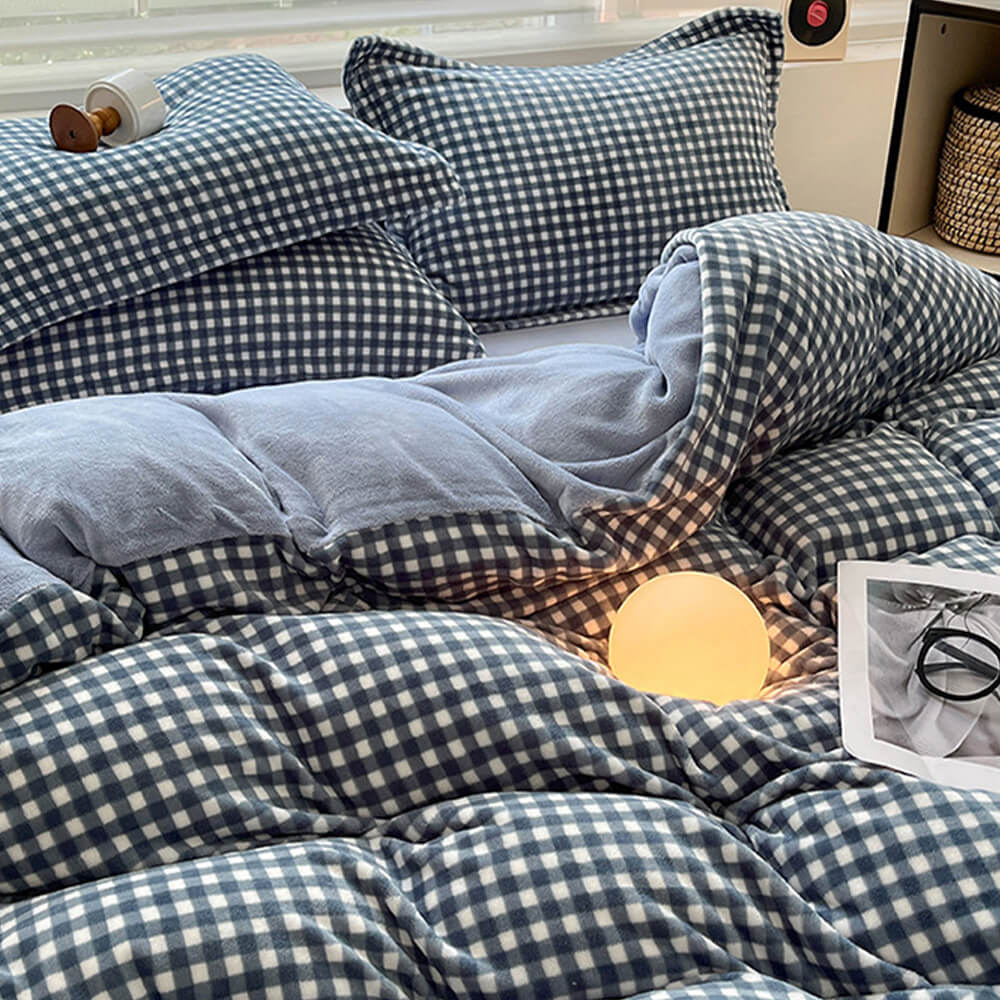 Anti-Static Cosy Plaid Milk Velvet Bed Sheet Set