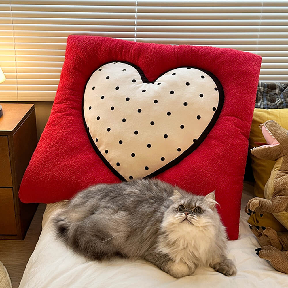 Striped Heart-Shaped Cosy Comfort Dog & Cat Mat