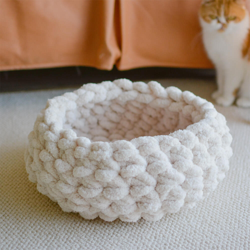 Chunky Handwoven Cosy Breathable Round Cat Nest Bed